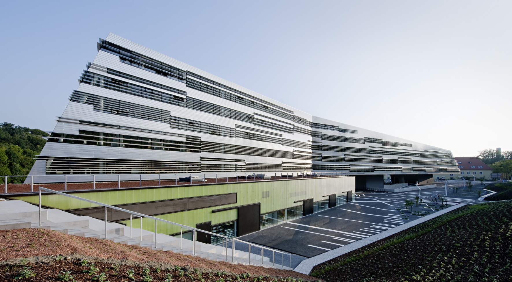 Read more about the article Johannes Kepler University Linz